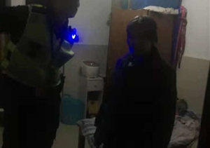 七旬老人深夜迷路，熱心特保護送回家 --五常輔警項目將迷路老人送