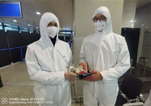 浦東機(jī)場(chǎng)抗疫一線執(zhí)勤隊(duì)員撿到錢包 ——宗保公司參與疫情防控一線