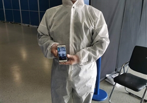 拾金不昧樹新風 ——宗保公司駐浦東機場協(xié)管人員撿到行李箱一個