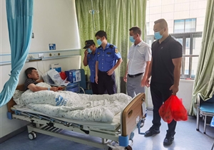 配合執(zhí)勤遭商戶毆打  恪守公司宗旨不還手——宗保公司駐黃山湯口