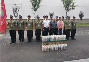 崇明區(qū)退役軍人事務局領(lǐng)導看望慰問宗保公司花博會退役軍人志愿者