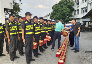 黃山區(qū)城市管理行政執(zhí)法局領(lǐng)導(dǎo)慰問(wèn)宗保隊(duì)員